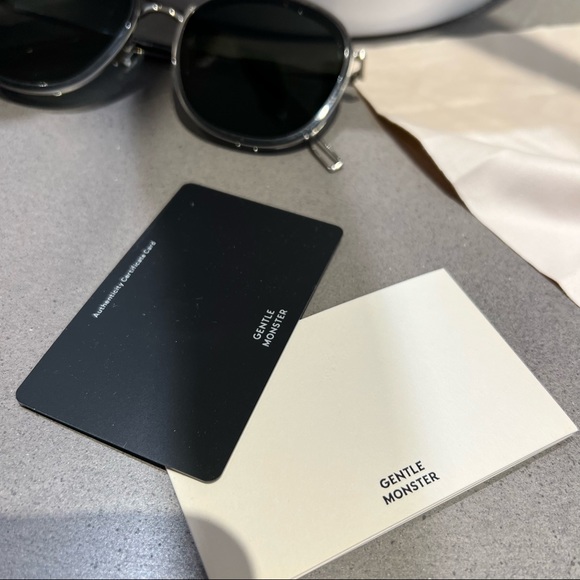 Gentle Monster Ollie G1 grey sunglasses UNISEX - Picture 3 of 15